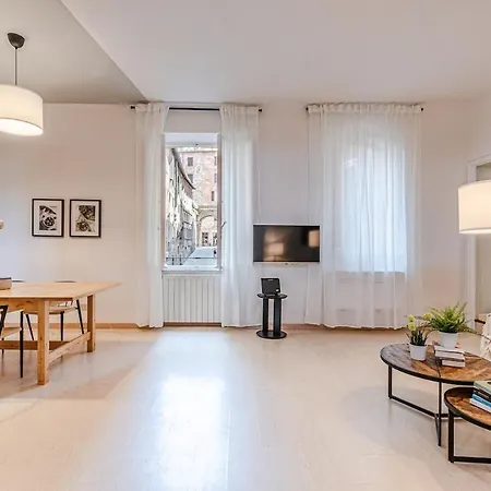 Nuovo Con Vista In Pieno Centro Storico