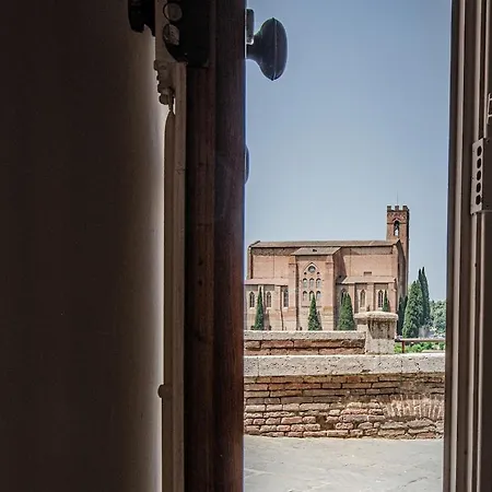 Nuovo Con Vista In Pieno Centro Storico Siena